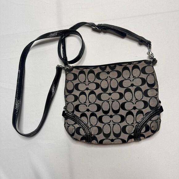 Coach CrossBody Print Black Has Pocket In the Front Zipper Closure - Picture 2 of 5